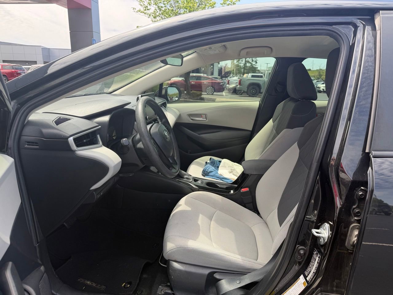 Used 2020 Toyota Corolla LE w/ Body Protection Package FWD image 10