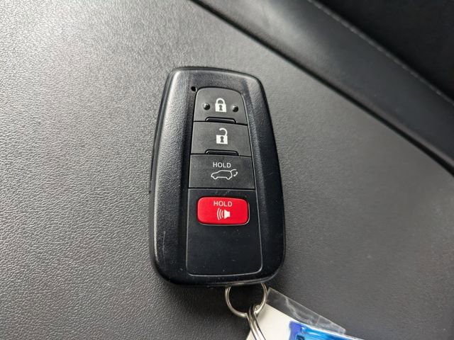 Used 2022 Toyota Highlander XLE image 37