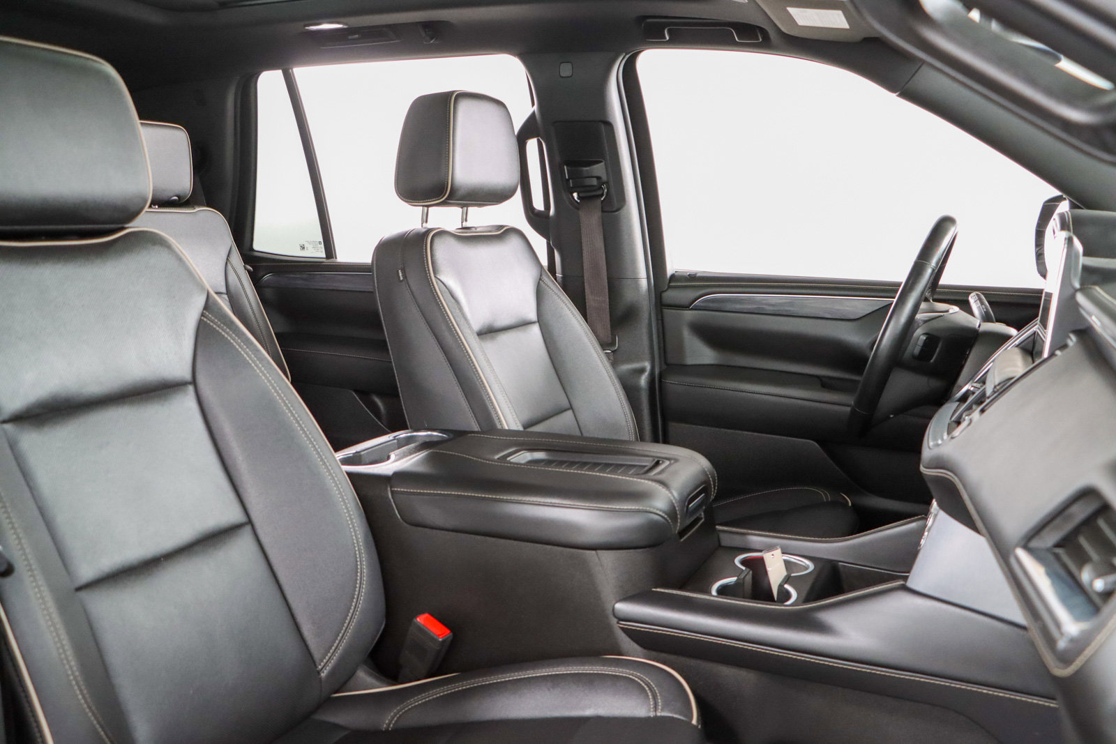 Used 2023 GMC Yukon SLT w/ SLT Luxury Package AWD/4WD image 31