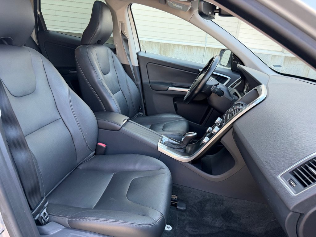 Used 2015 Volvo XC60 T5 AWD/4WD image 27