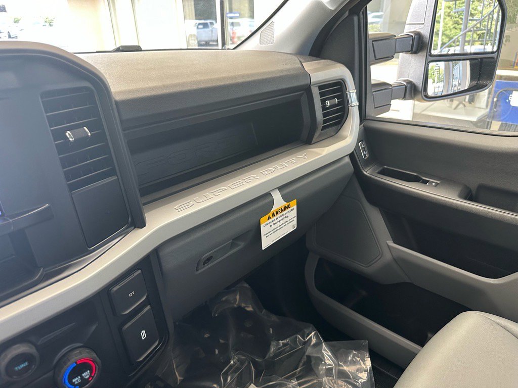 New 2026 Ford F350 XL w/ XL Chrome Package image 41