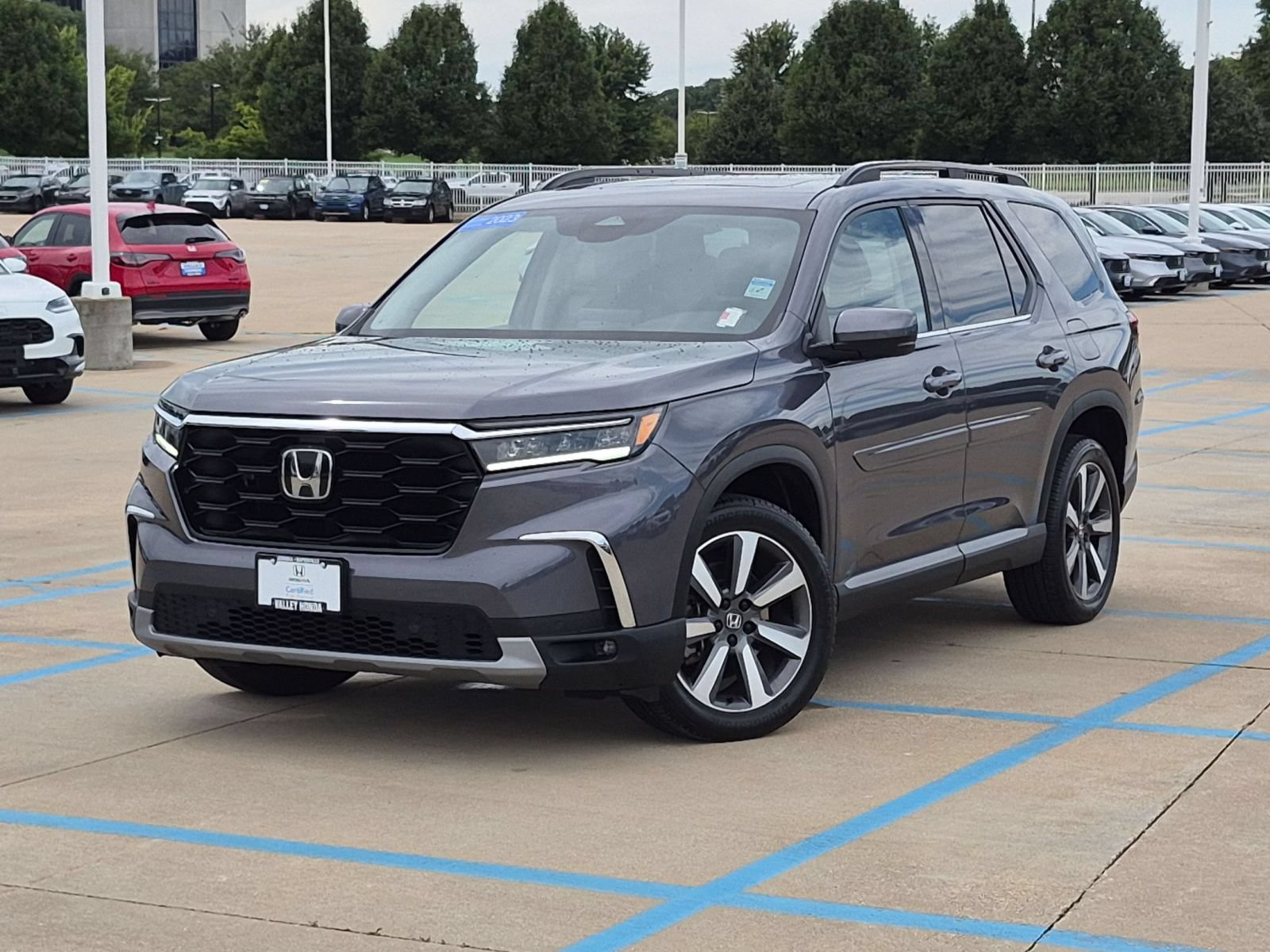 Used 2023 Honda Pilot Touring image 2