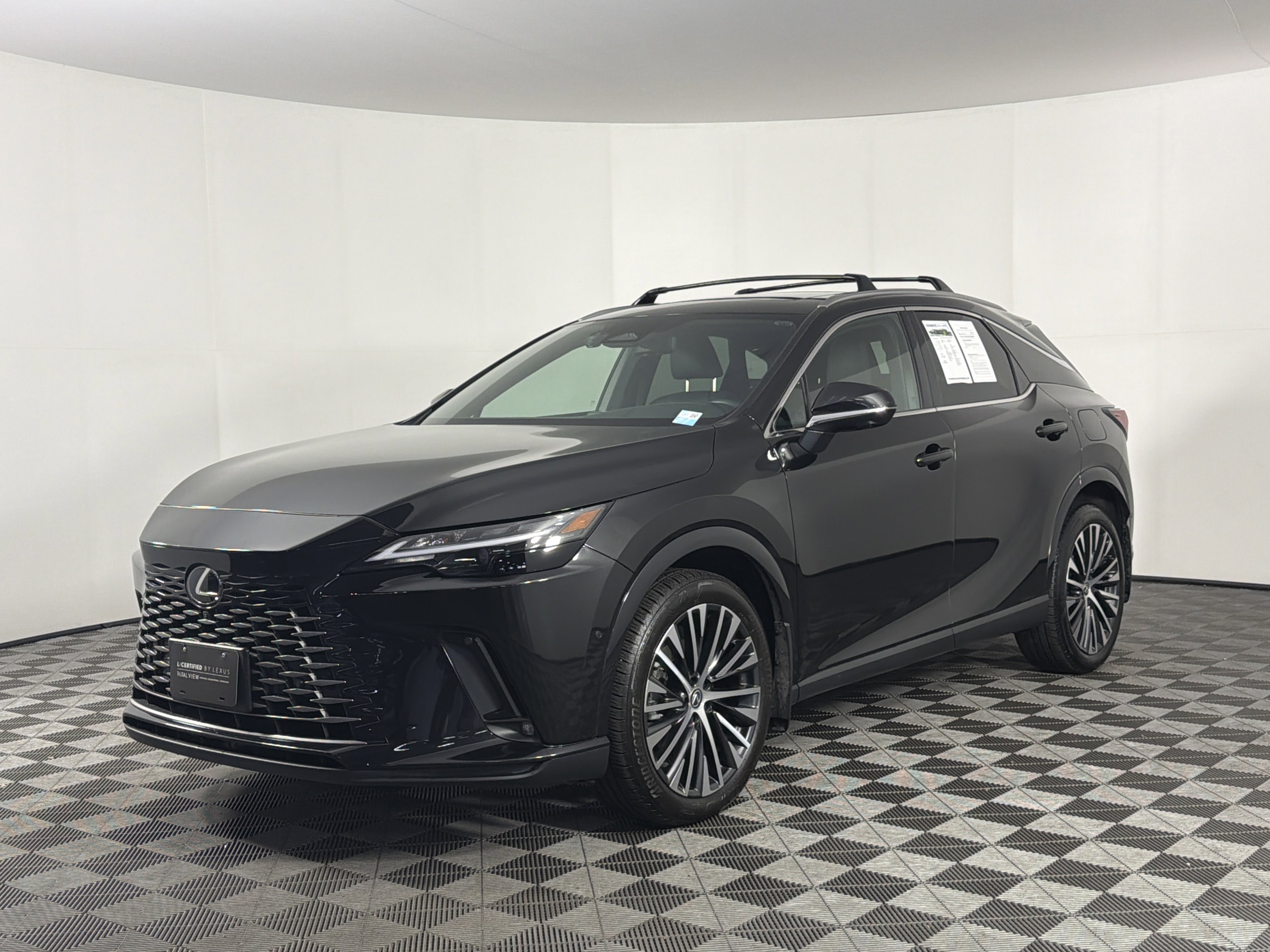 Used 2025 Lexus RX 350 w/ Convenience Package AWD/4WD image 3