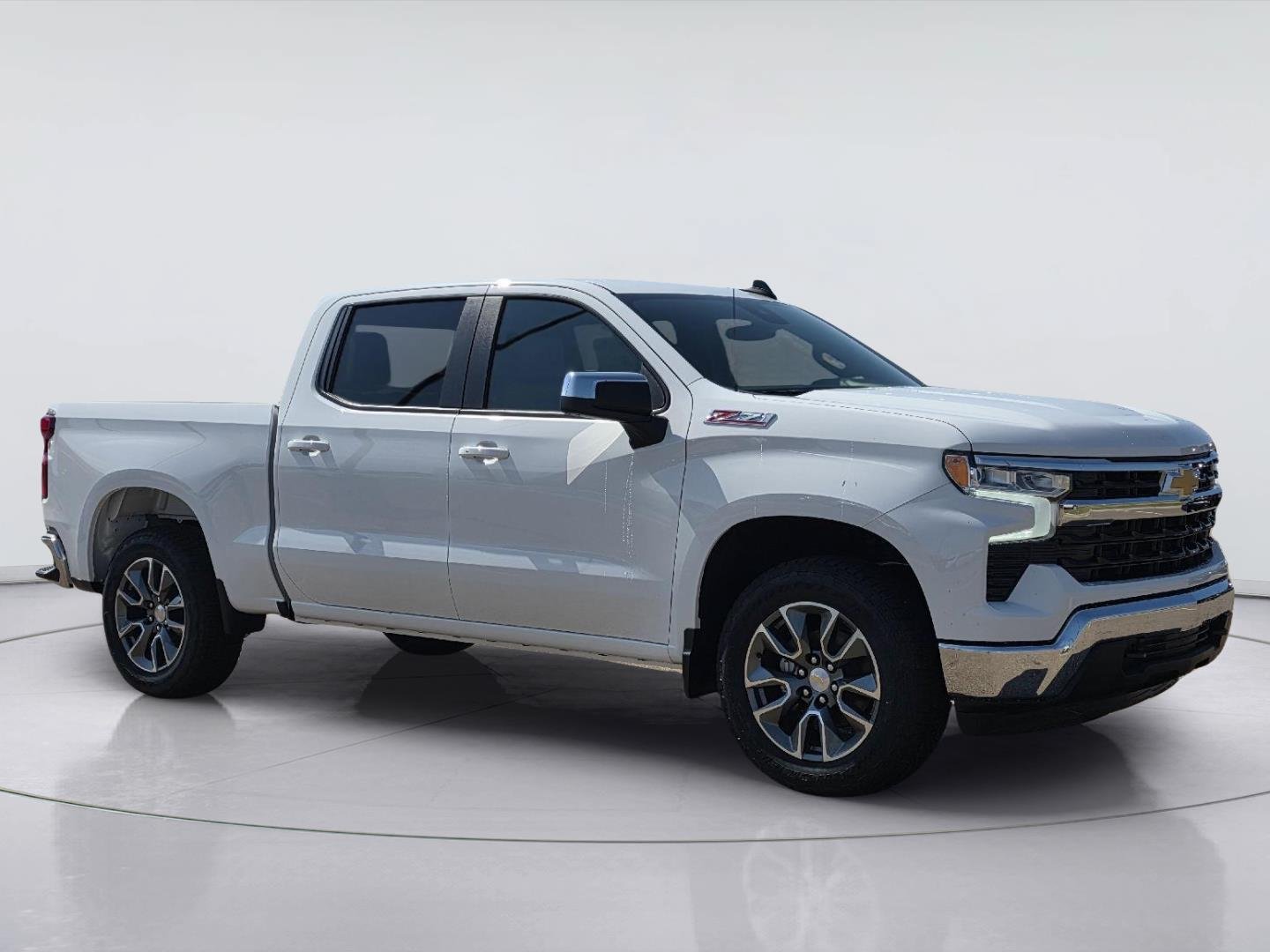 New 2026 Chevrolet Silverado 1500 LT w/ Z71 Off-Road Package AWD/4WD image 3