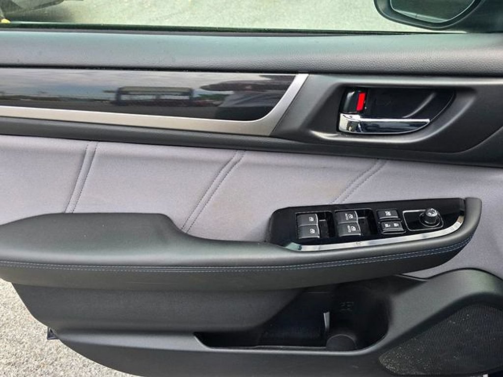 Used 2018 Subaru Legacy 2.5i Sport AWD/4WD image 5
