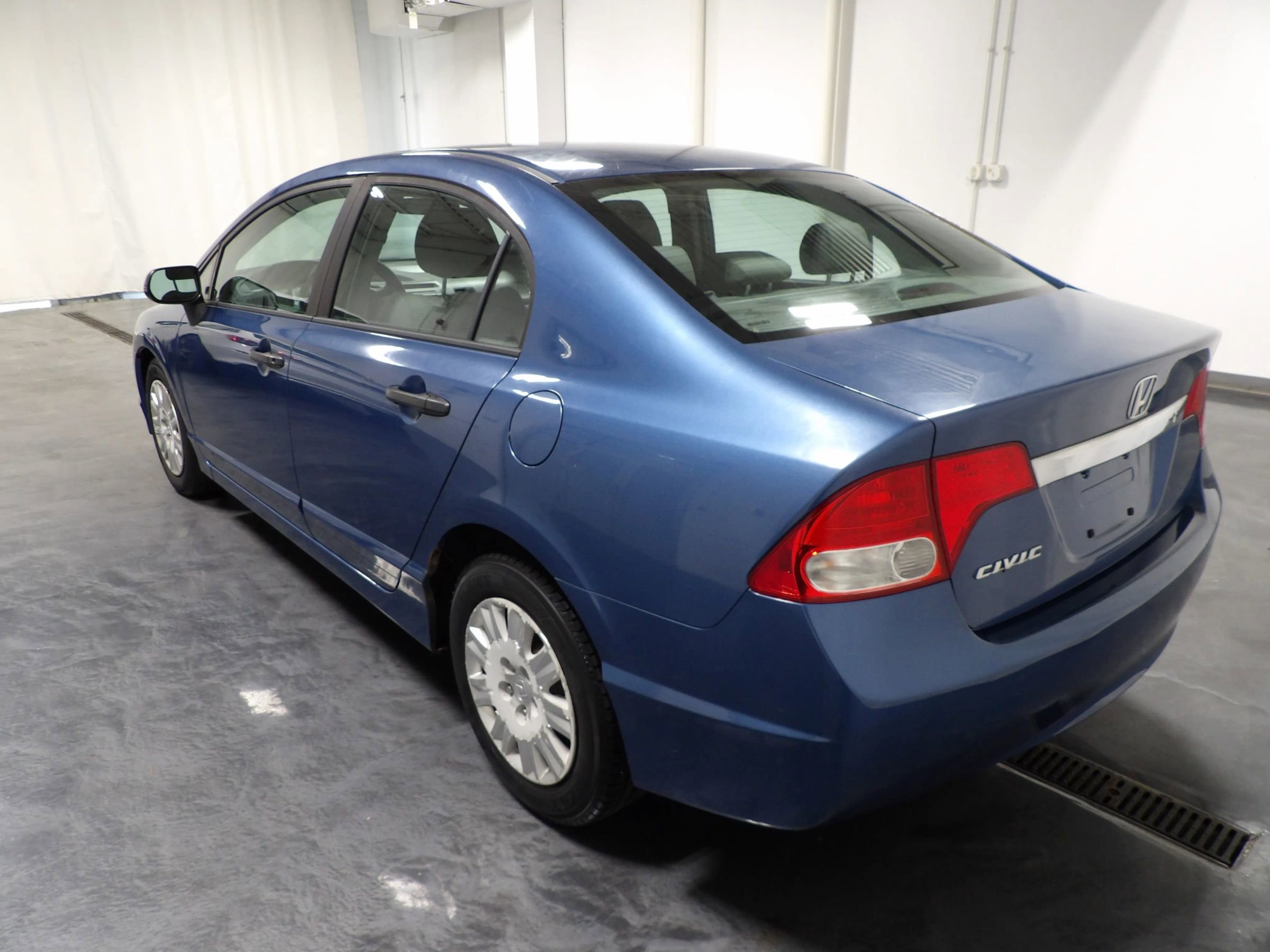 Used 2010 Honda Civic DX-VP image 5
