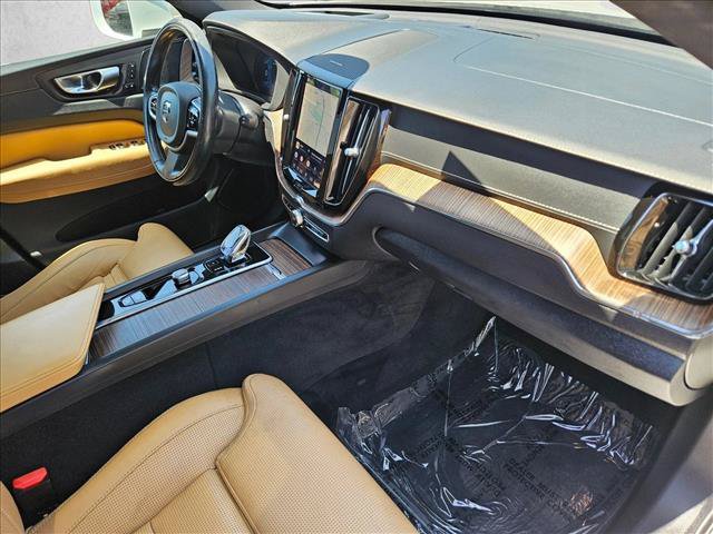 Used 2022 Volvo XC60 B5 Inscription w/ Advanced Package FWD image 23