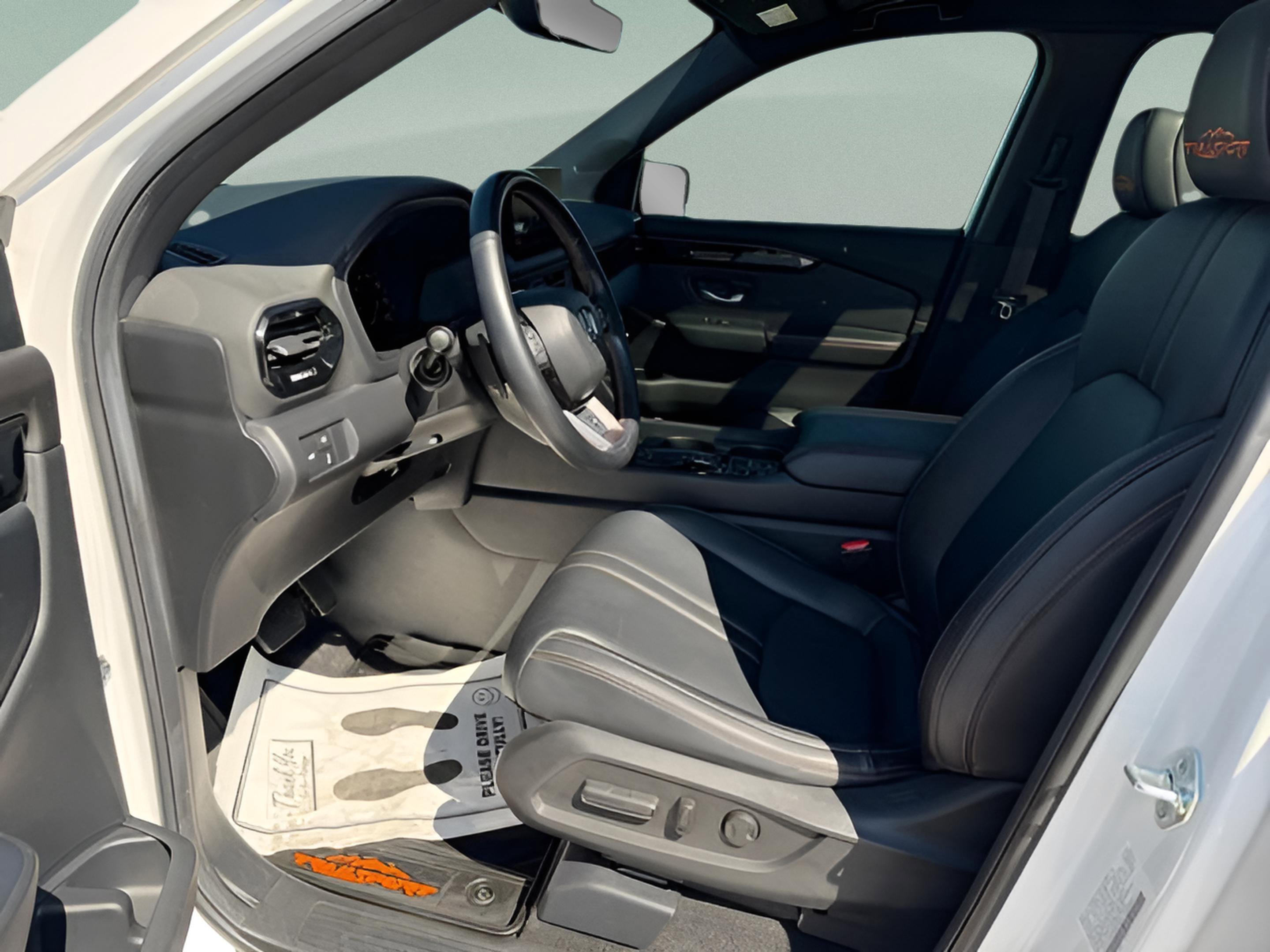 Certified 2024 Honda Pilot TrailSport image 8