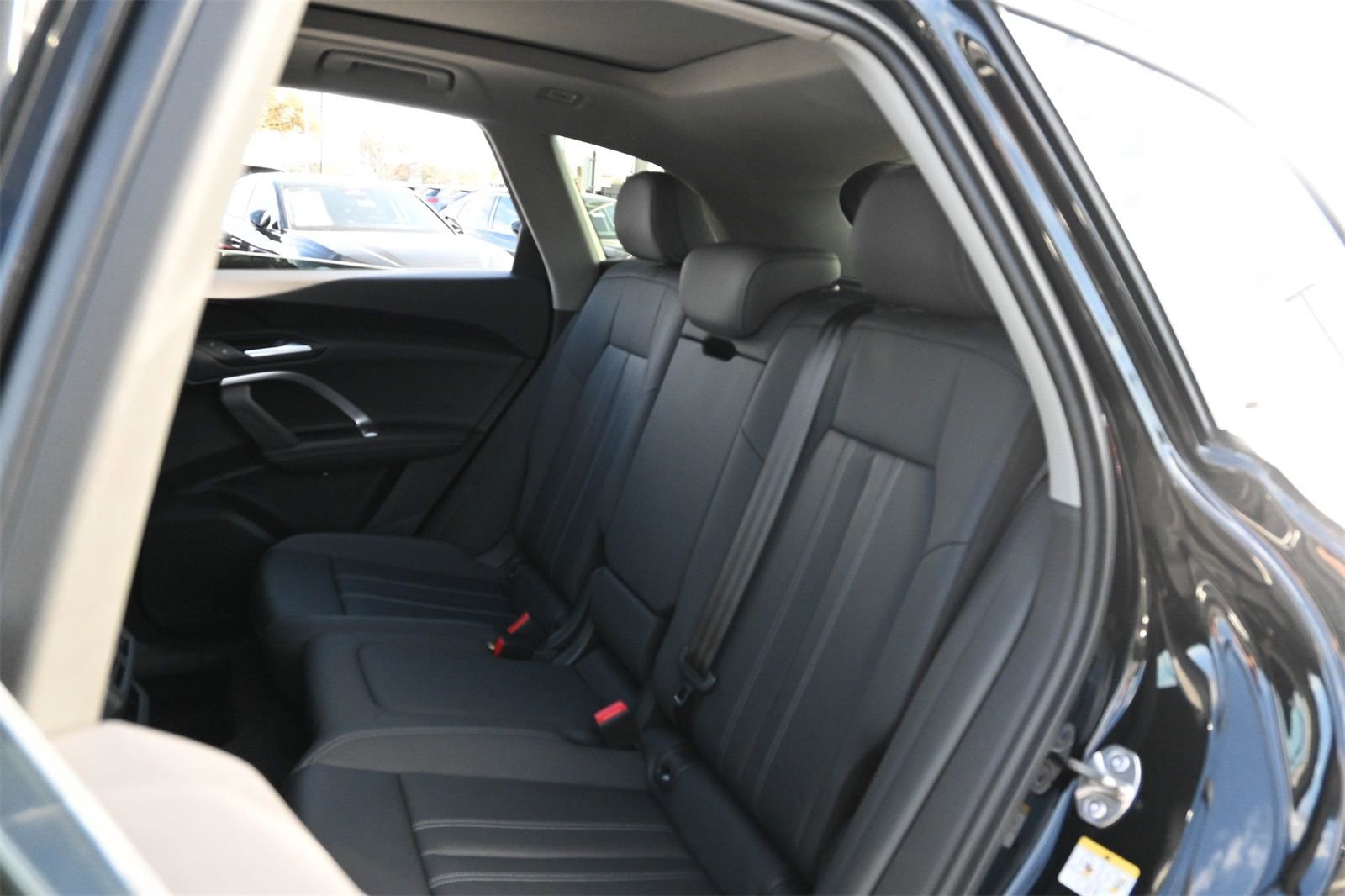 Certified 2025 Audi Q5 Premium w/ Convenience Package image 17