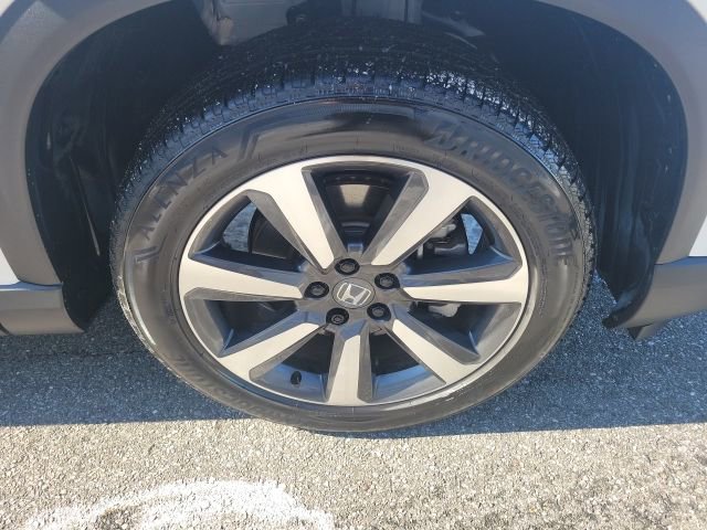Certified 2025 Honda Pilot Touring image 9