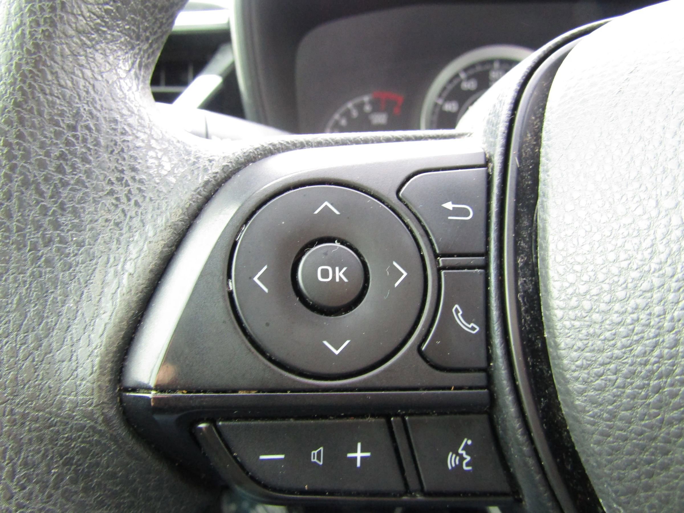 Used 2022 Toyota Corolla LE image 23