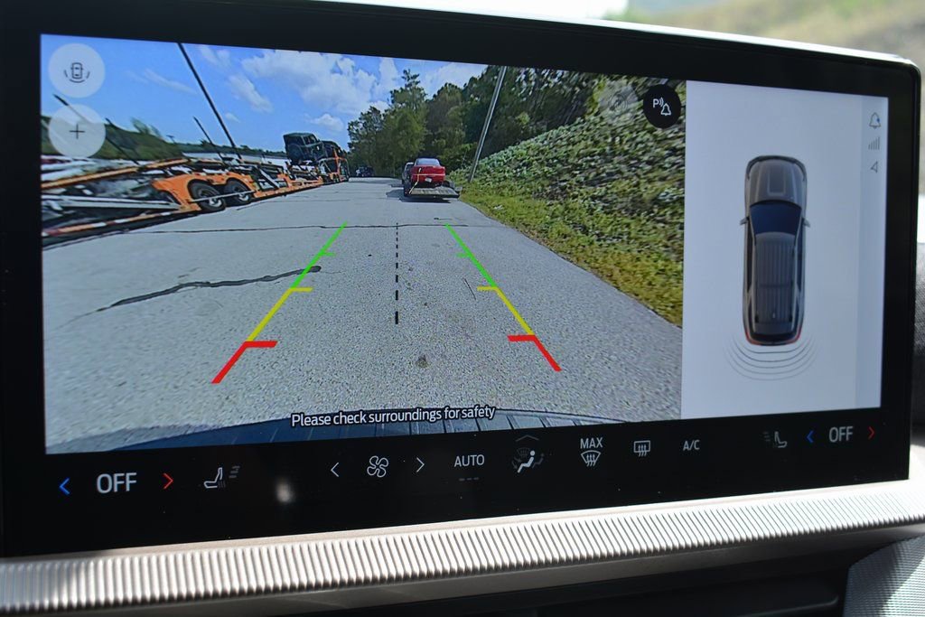 Used 2025 Ford Explorer Active image 17