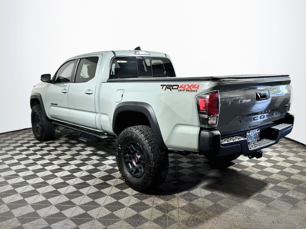Certified 2022 Toyota Tacoma TRD Off-Road w/ Black Out Package (TMS) AWD/4WD image 5
