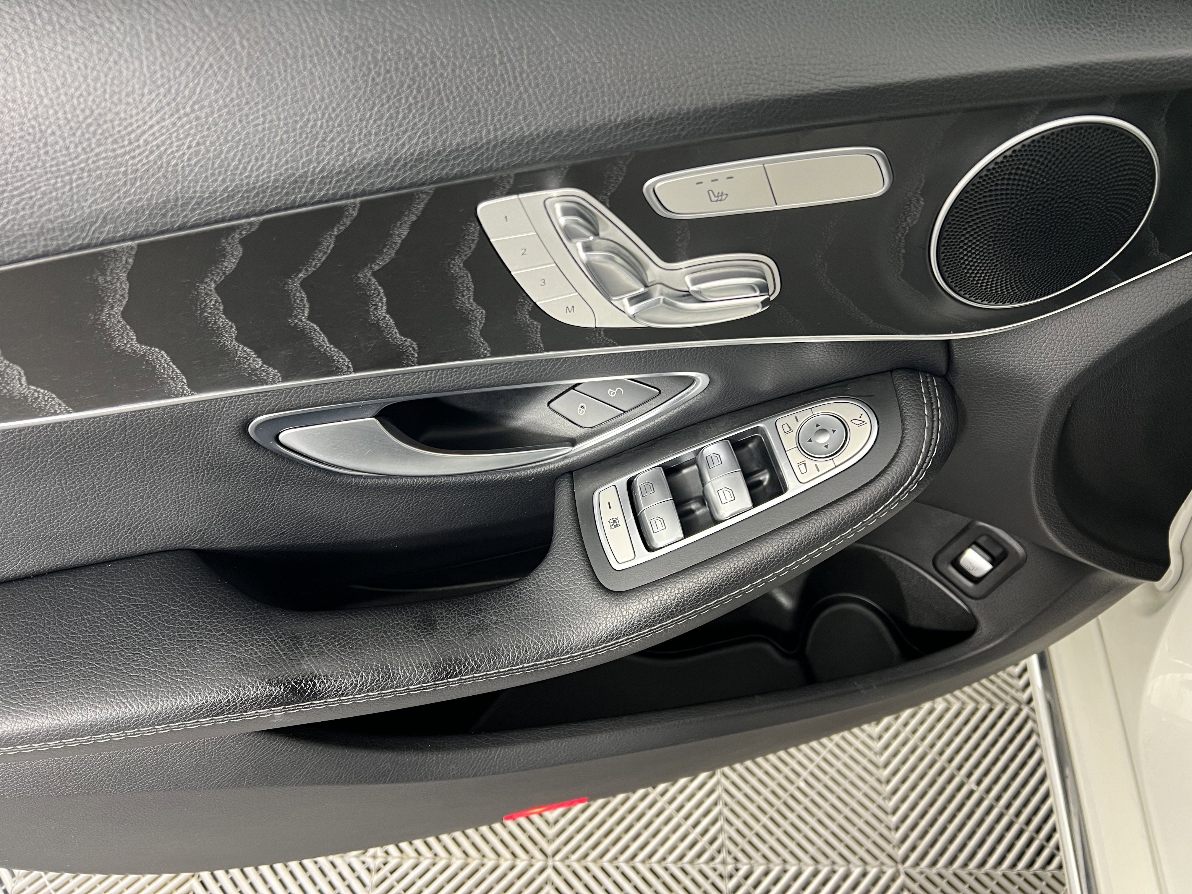 Used 2016 Mercedes-Benz C 300 4MATIC Sedan image 17