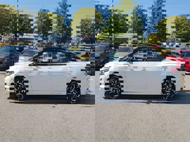 Used 2024 Nissan Sentra SR w/ SR Premium Package image 4