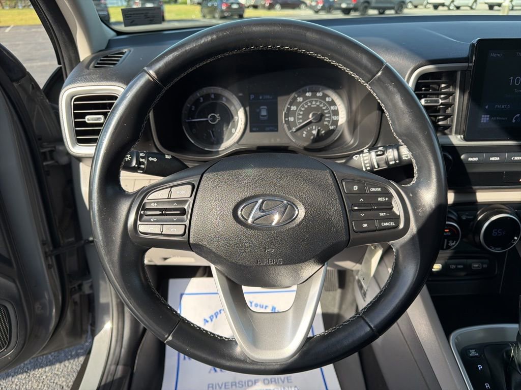 Used 2022 Hyundai Venue SEL w/ Cargo Package image 10