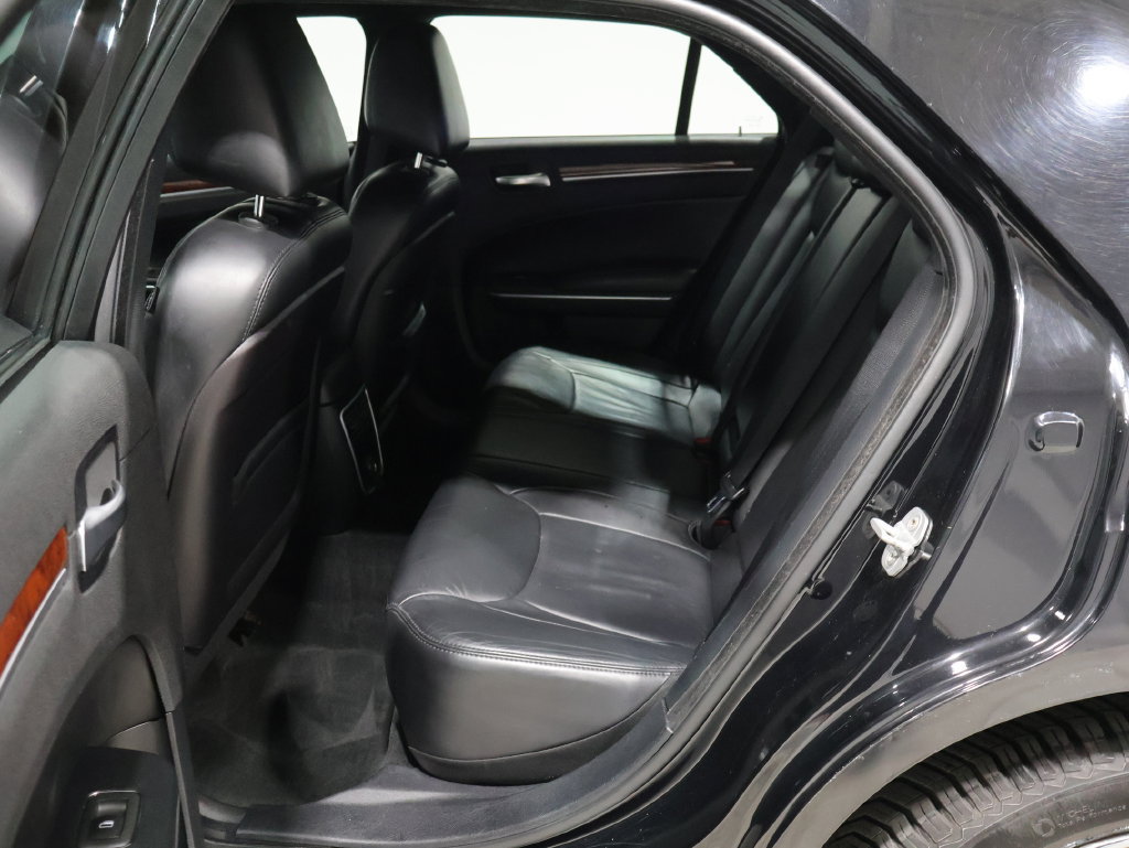 Used 2013 Chrysler 300 RWD image 11