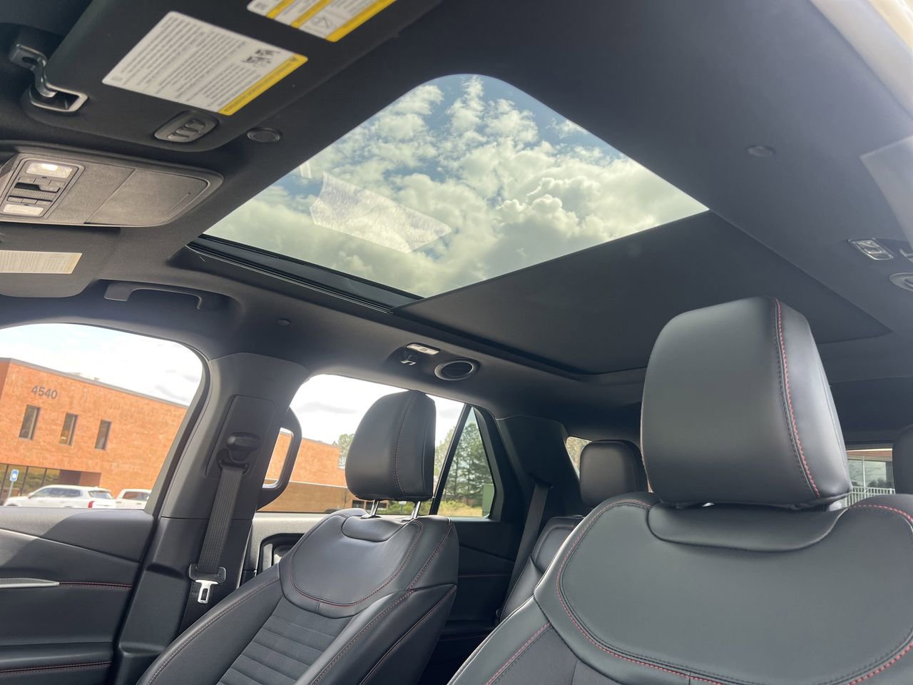 New 2026 Ford Explorer ST-Line w/ ST-Line Street Pack image 15