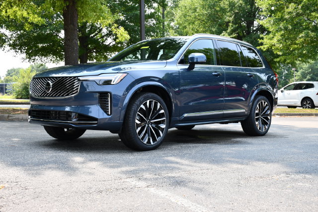 New 2026 Volvo XC90 B6 Plus w/ Protection Package Premier AWD/4WD image 3