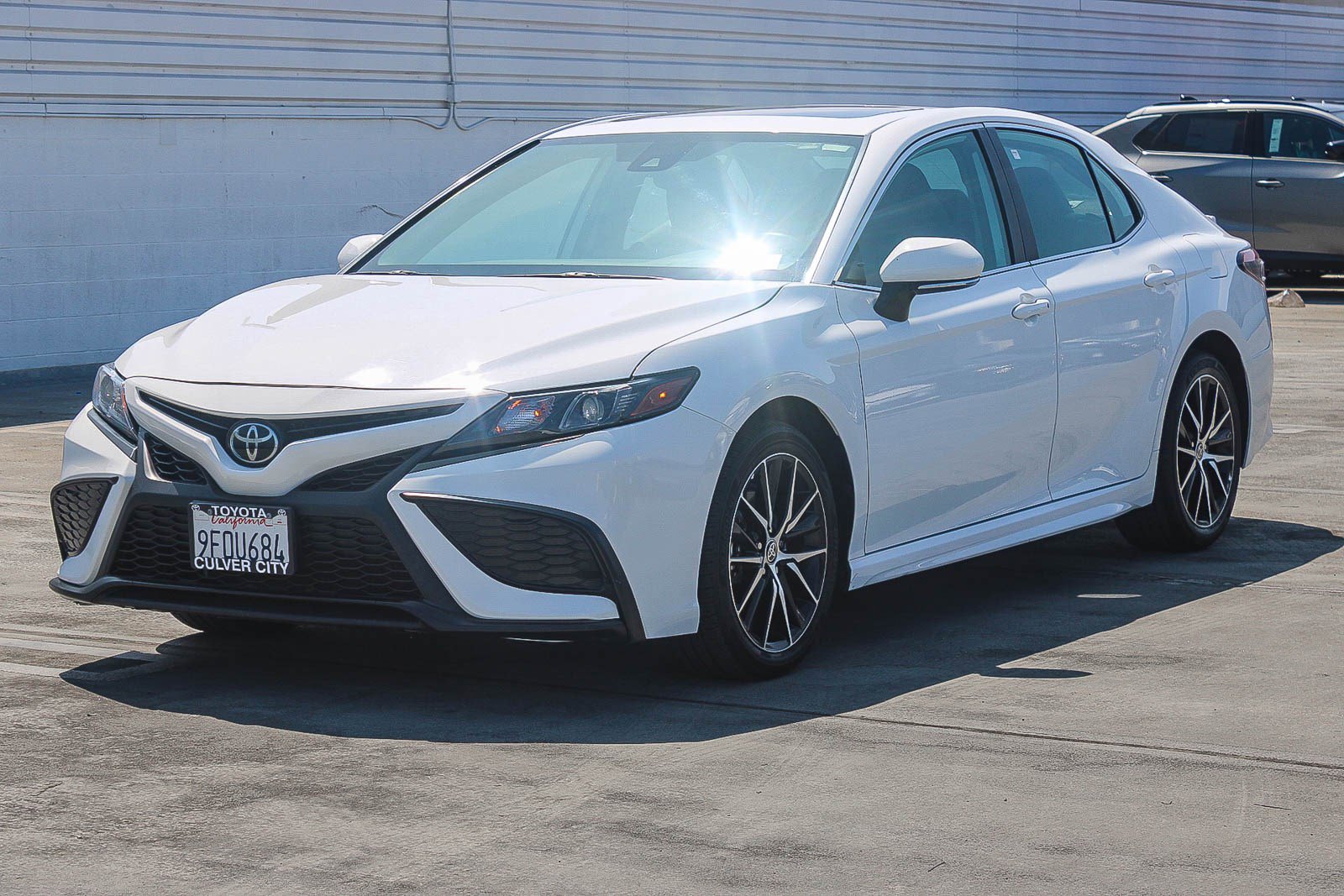 Certified 2023 Toyota Camry SE w/ Convenience Package image 3