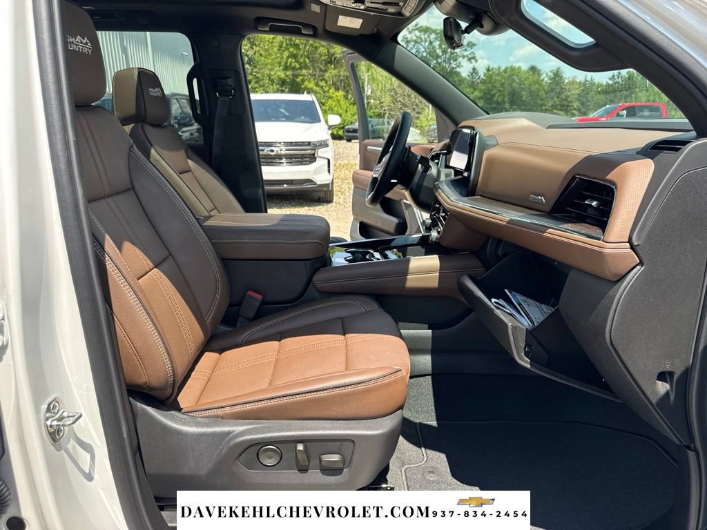 Used 2025 Chevrolet Suburban High Country w/ Sun And Tow Package AWD/4WD image 48