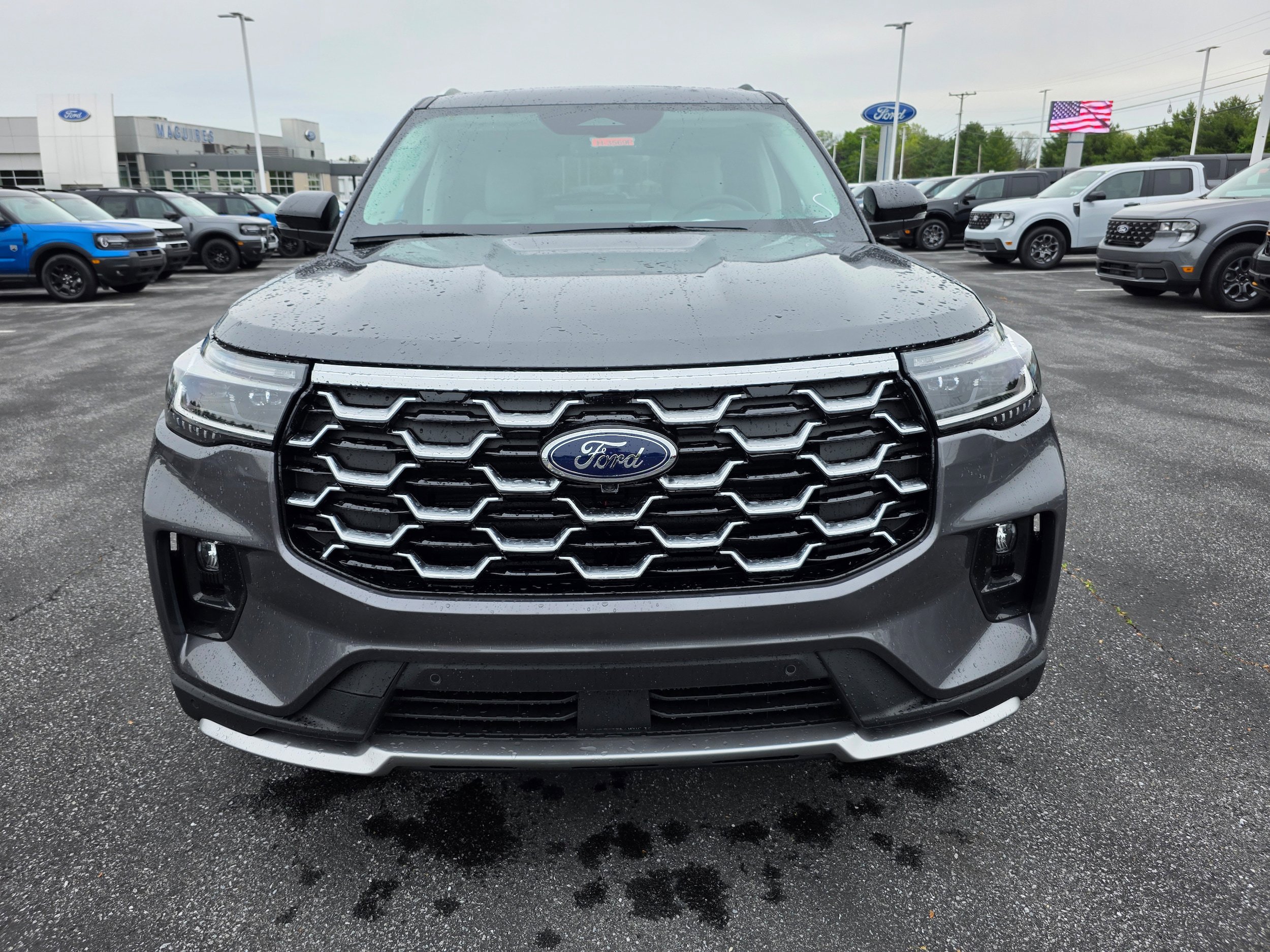 Used 2025 Ford Explorer Platinum w/ Ultimate Package AWD/4WD image 8