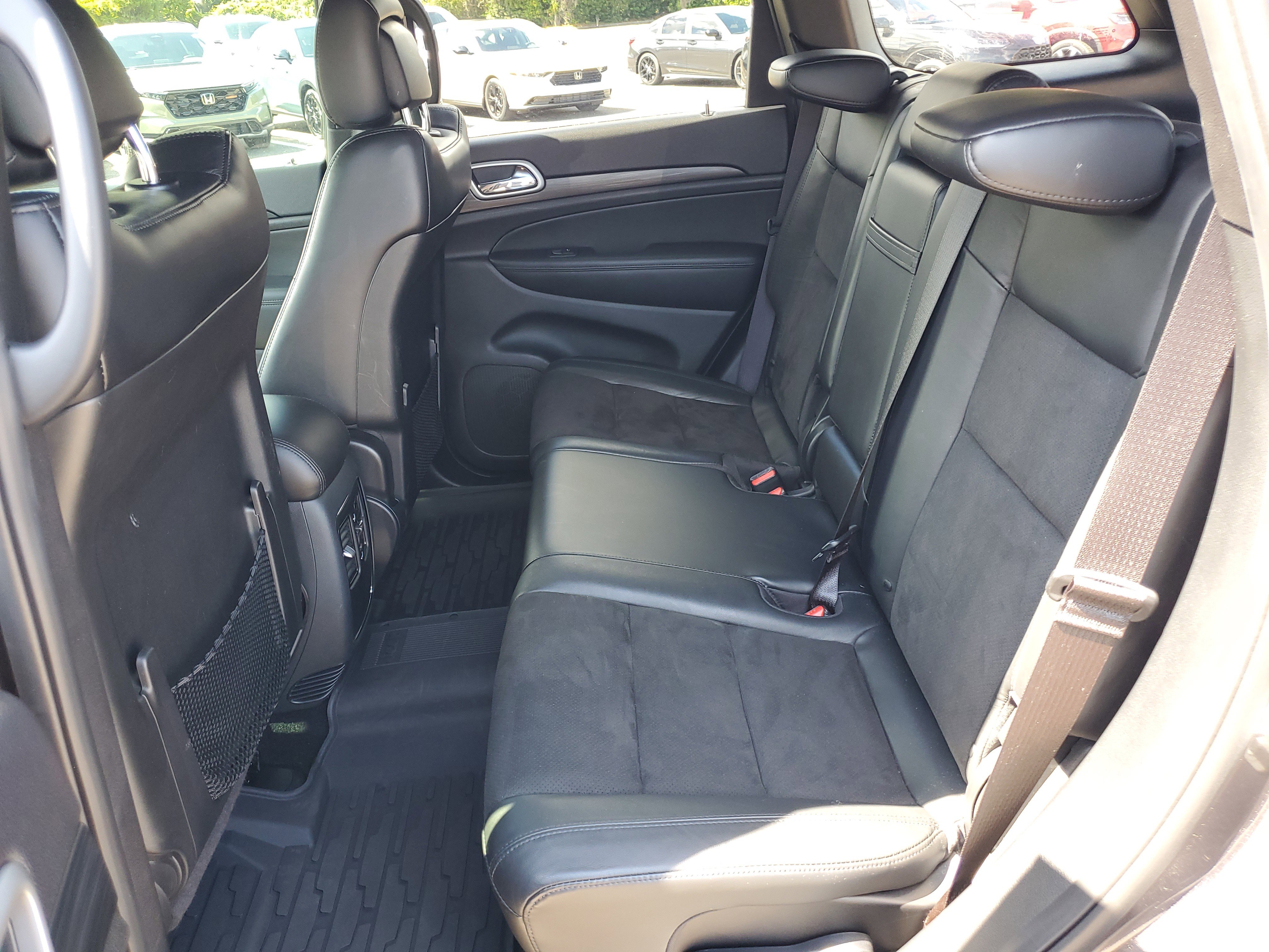 Used 2020 Jeep Grand Cherokee Laredo w/ Laredo X Package image 20