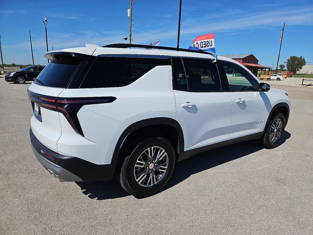 Used 2026 Chevrolet Traverse LT w/ Driver Confidence Package FWD image 8