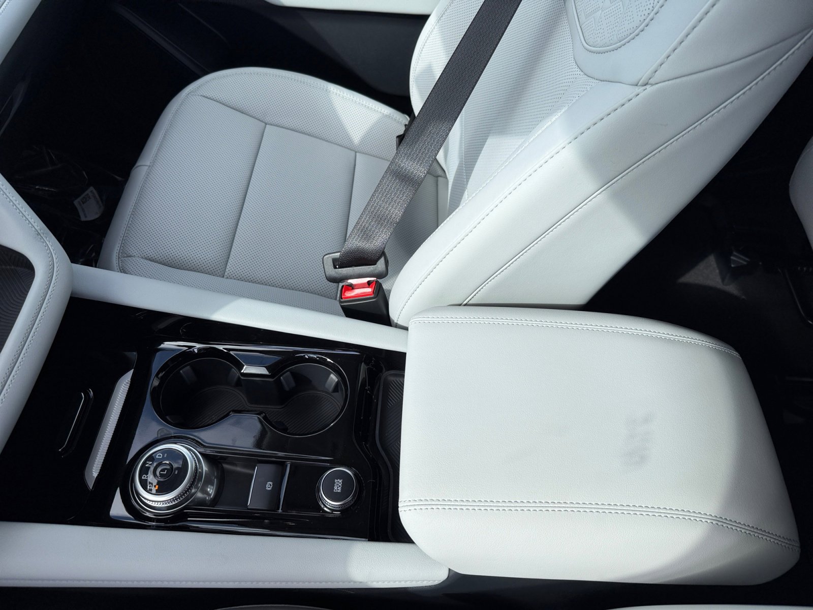 New 2025 Ford Explorer Platinum w/ Ultimate Package image 14