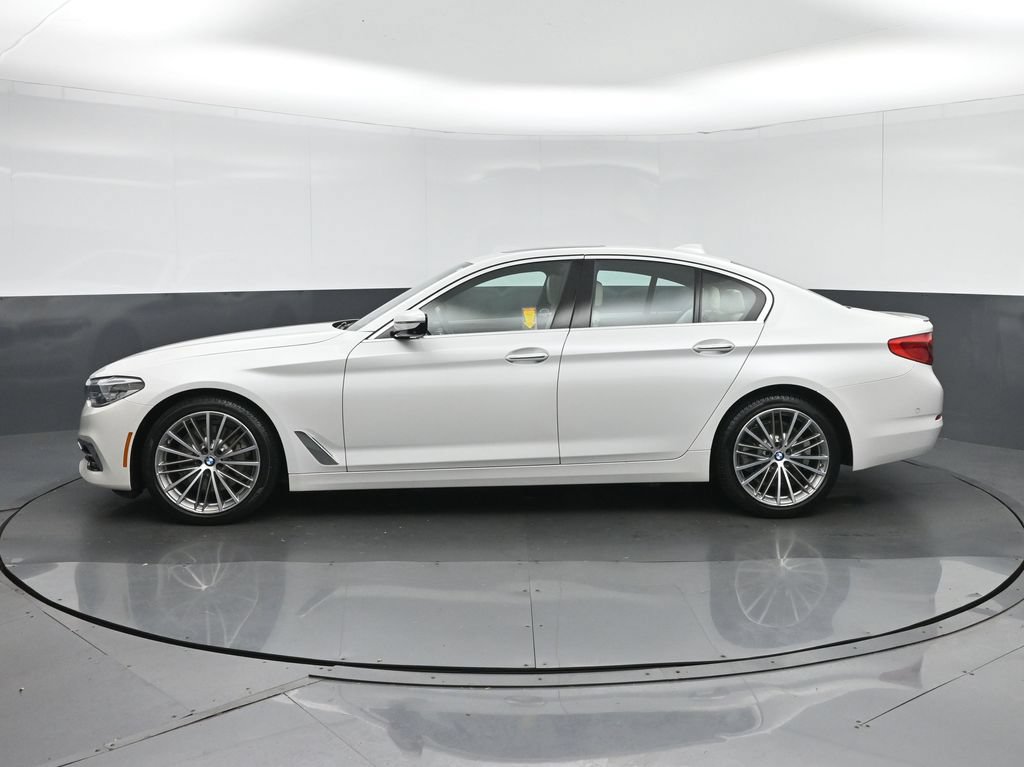 Used 2017 BMW 530i xDrive AWD/4WD image 4
