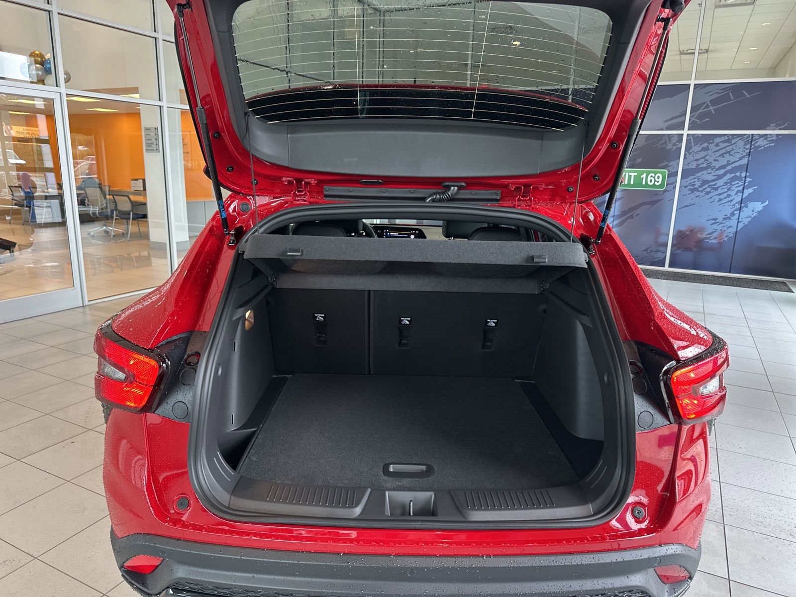 New 2026 Chevrolet Trax RS w/ Sunroof Package image 11