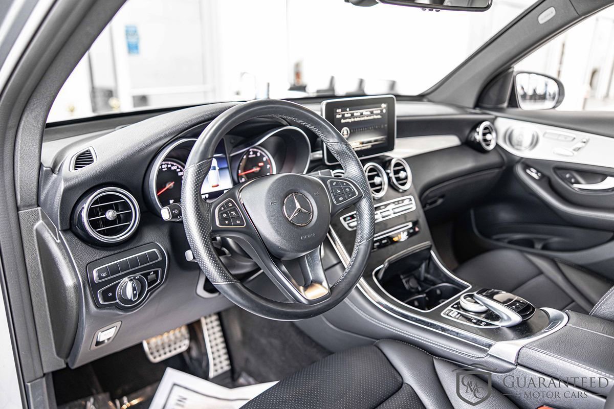 Used 2019 Mercedes-Benz GLC 300 4MATIC w/ Multimedia Package image 21