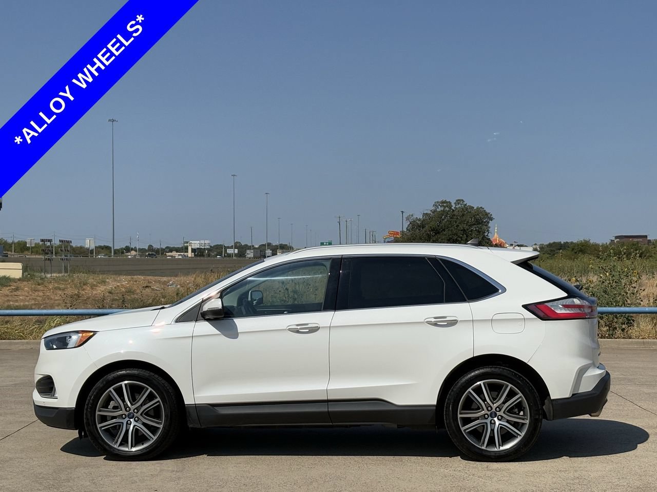 Used 2022 Ford Edge Titanium AWD/4WD image 3