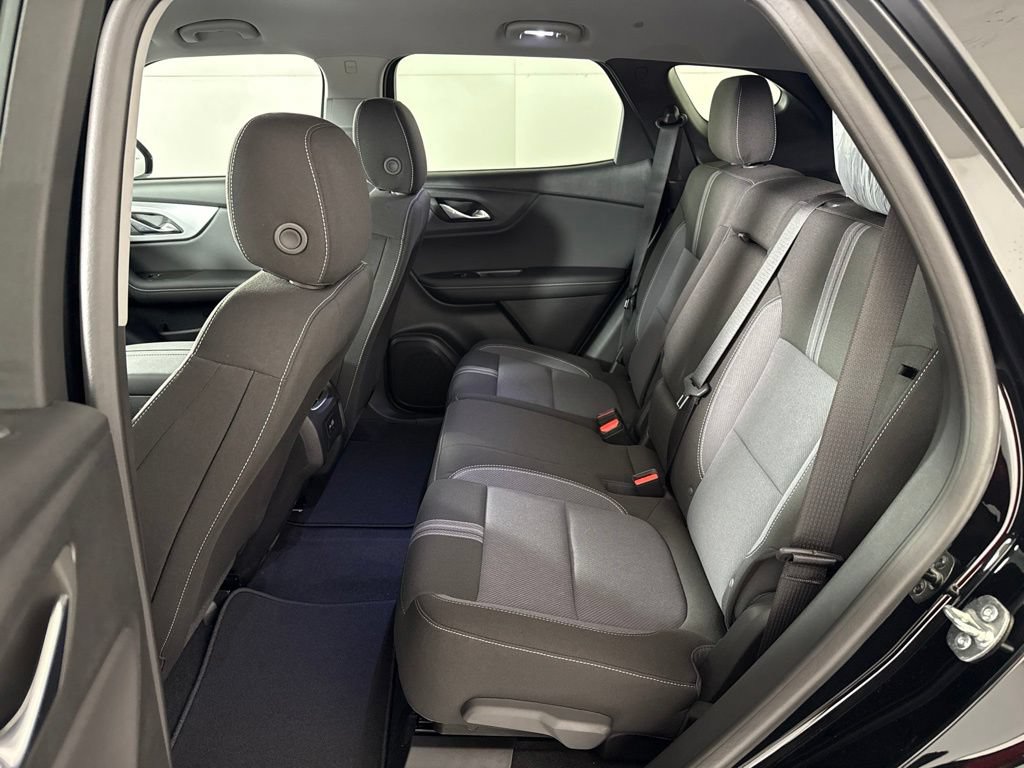 New 2026 Chevrolet Blazer LT w/ Convenience Package FWD image 28