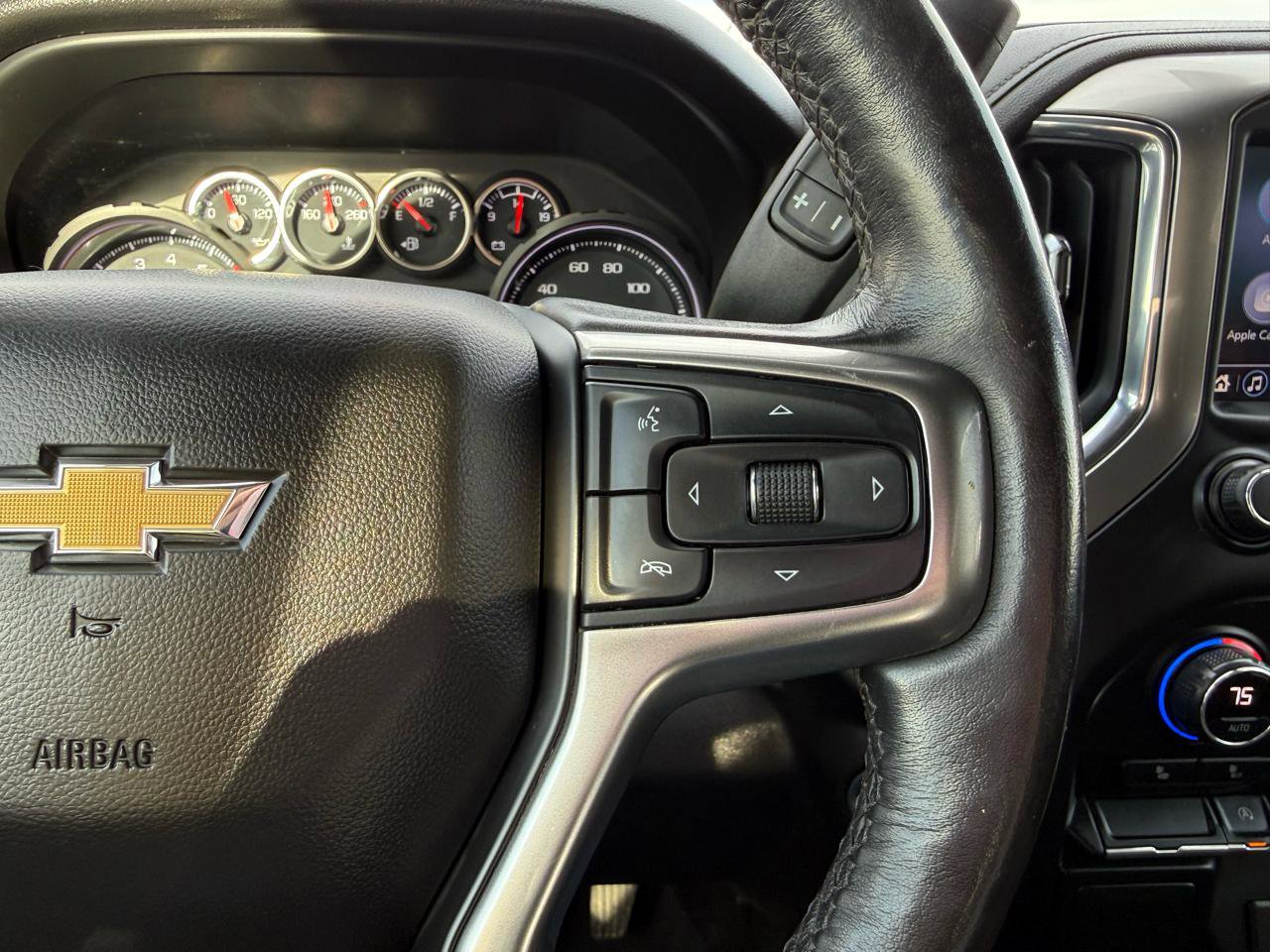 Used 2021 Chevrolet Silverado 1500 LT w/ Bed Protection Package AWD/4WD image 21