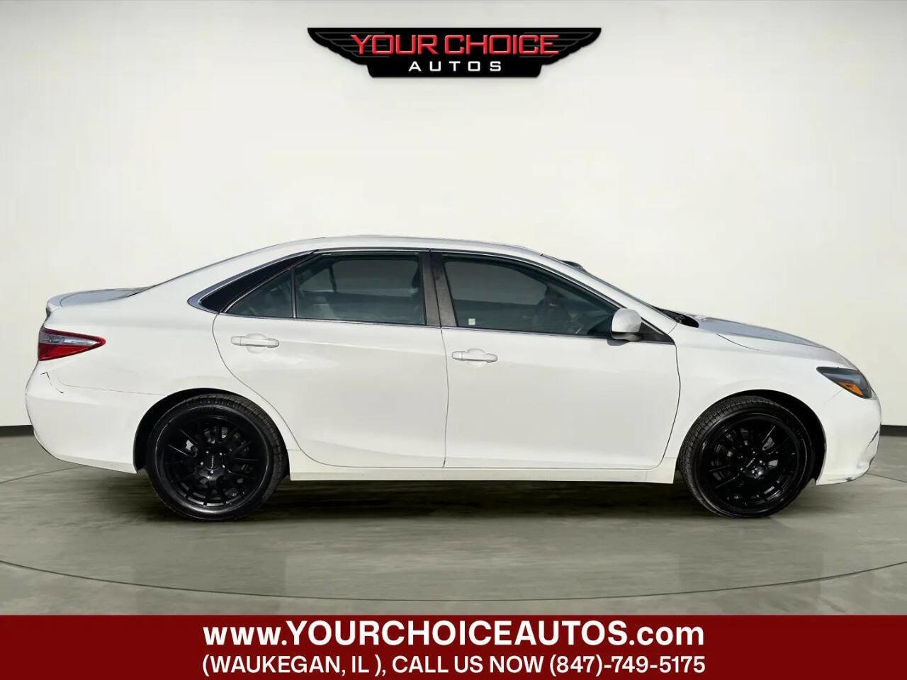 Used 2015 Toyota Camry SE FWD image 6