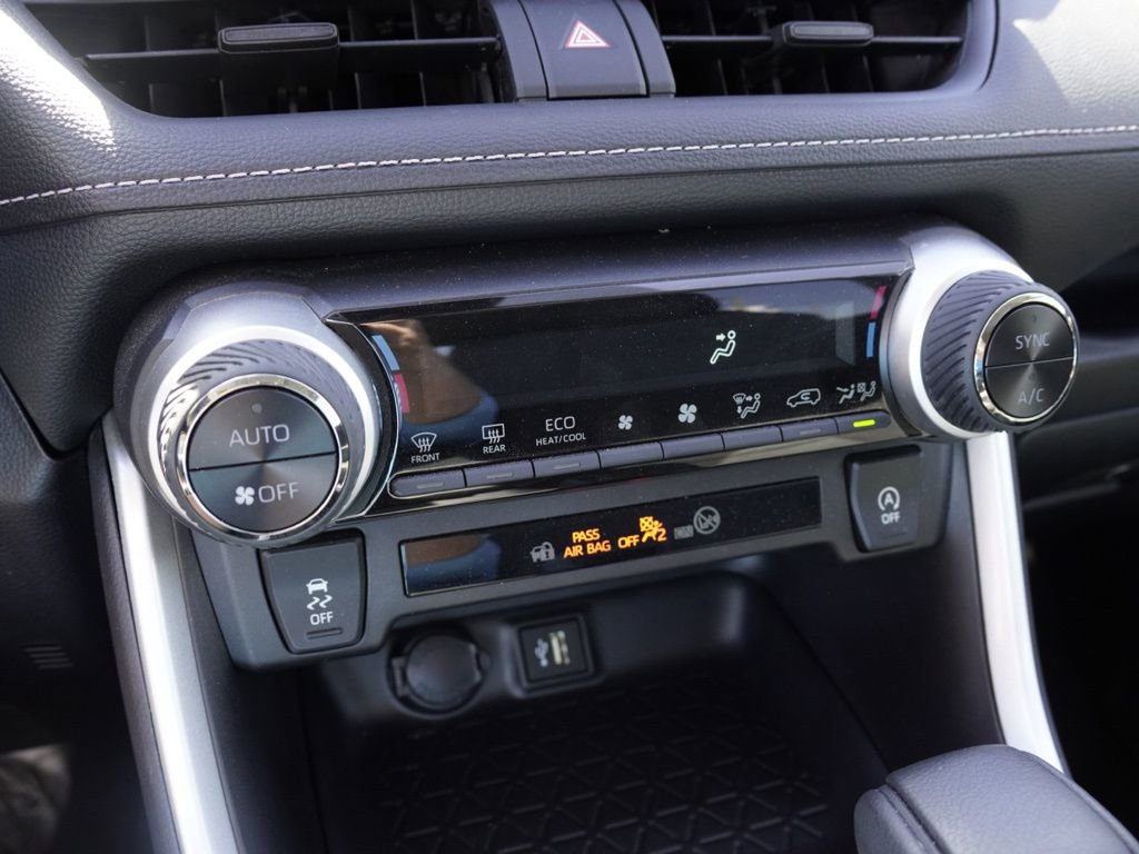 Used 2025 Toyota RAV4 XLE image 14