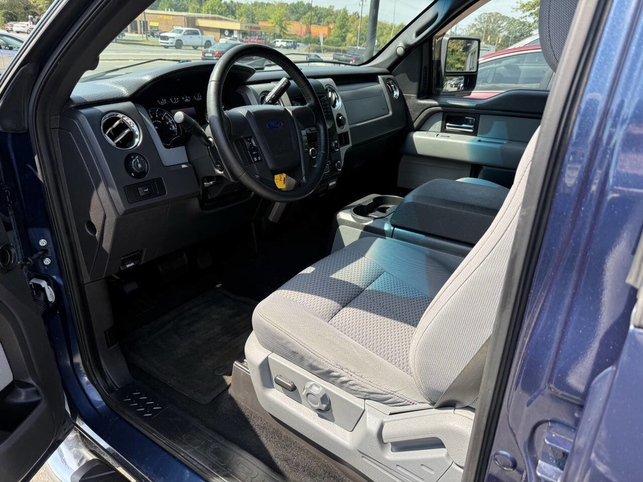 Used 2013 Ford F150 XLT w/ XLT Chrome Pkg image 7
