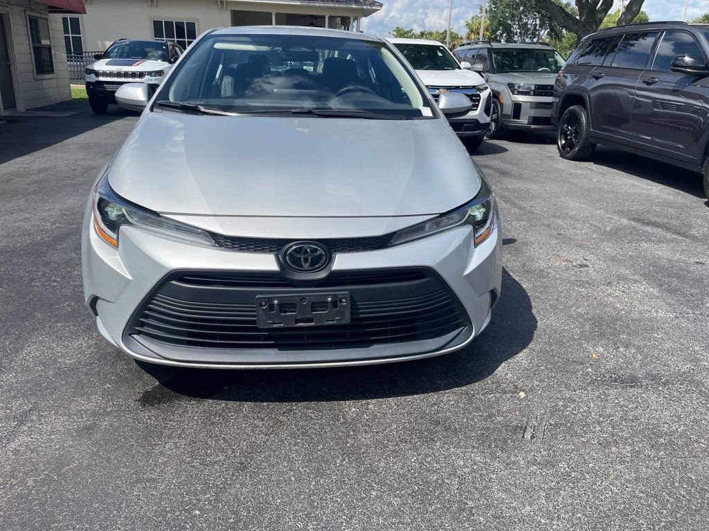 Used 2025 Toyota Corolla LE FWD image 8