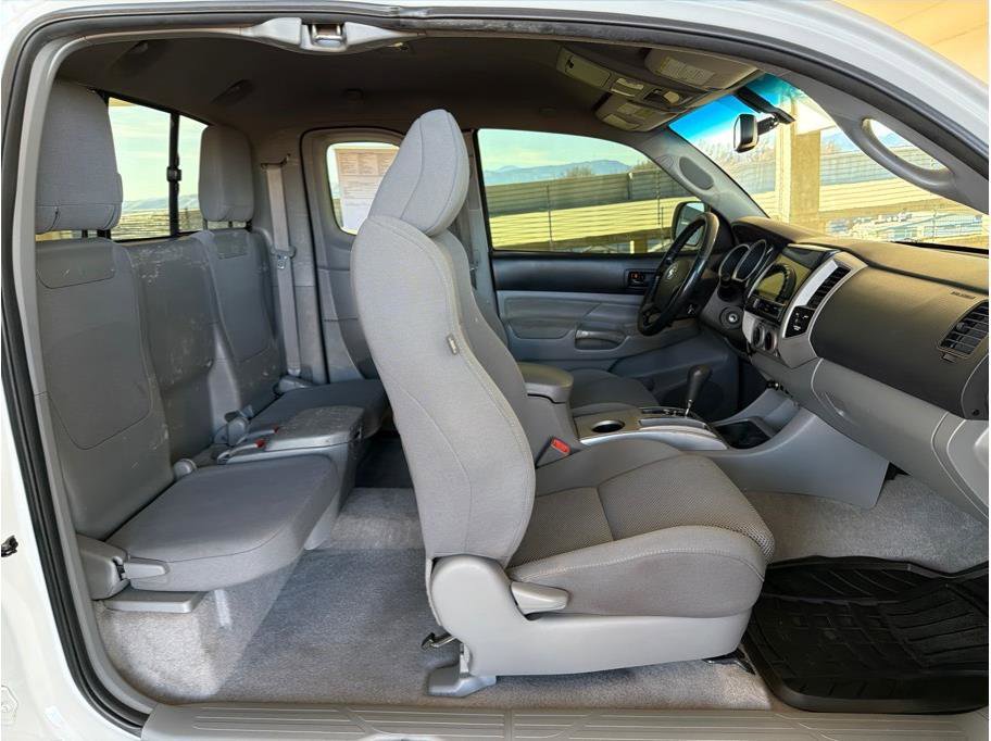 Used 2010 Toyota Tacoma 4x4 Access Cab V6 image 12