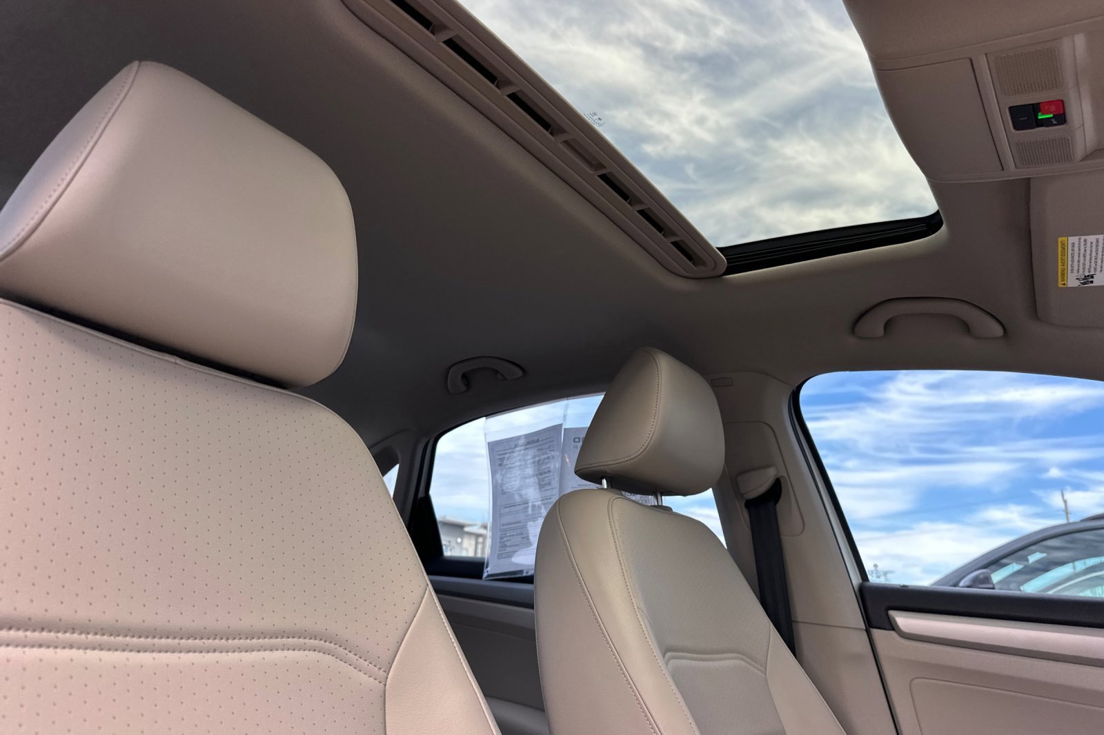 Used 2020 Volkswagen Passat 2.0T SE image 17