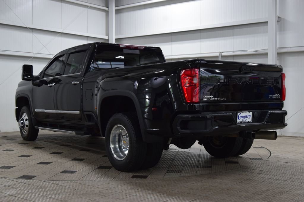 Used 2024 Chevrolet Silverado 3500 High Country w/ High Country Premium Package AWD/4WD image 6