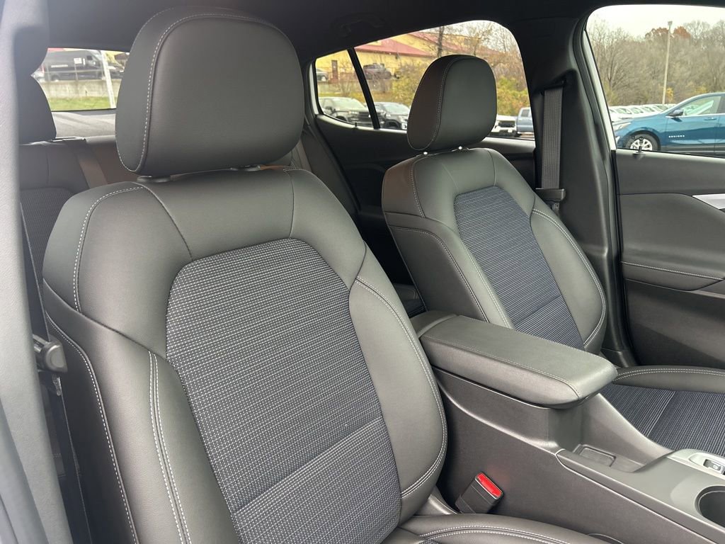 Certified 2025 Buick Envista Preferred image 43