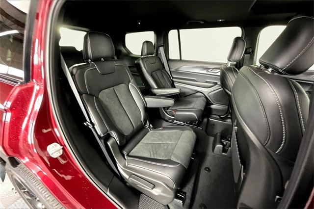 New 2025 Jeep Grand Cherokee L Altitude image 10