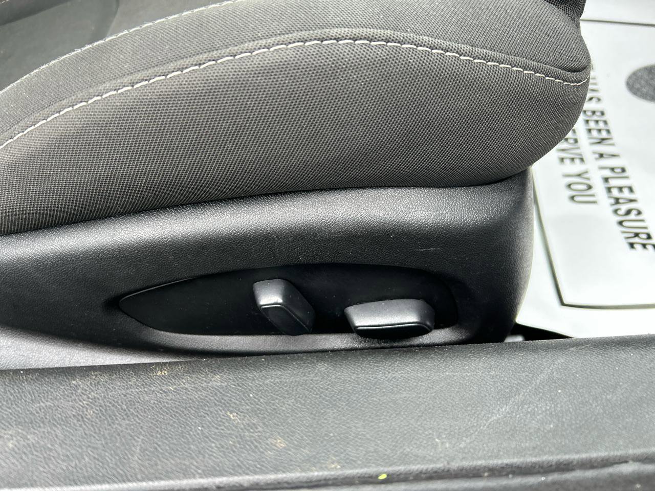 Used 2020 Chevrolet Camaro LT image 27