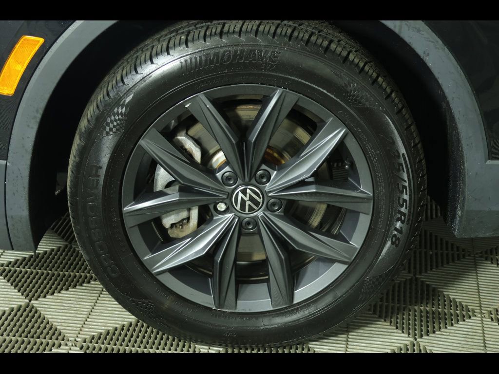 Used 2024 Volkswagen Tiguan SE FWD image 12