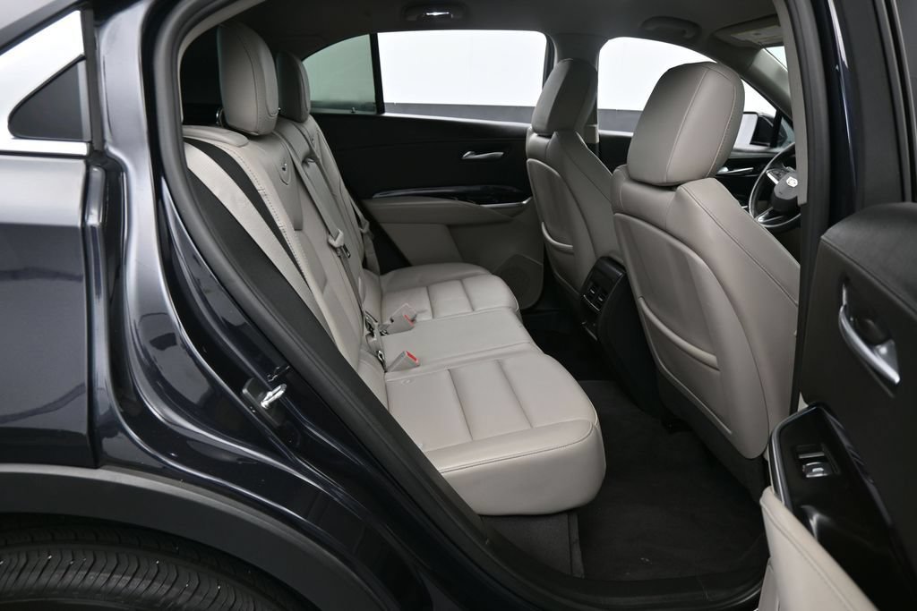 Used 2023 Cadillac XT4 Luxury FWD image 38