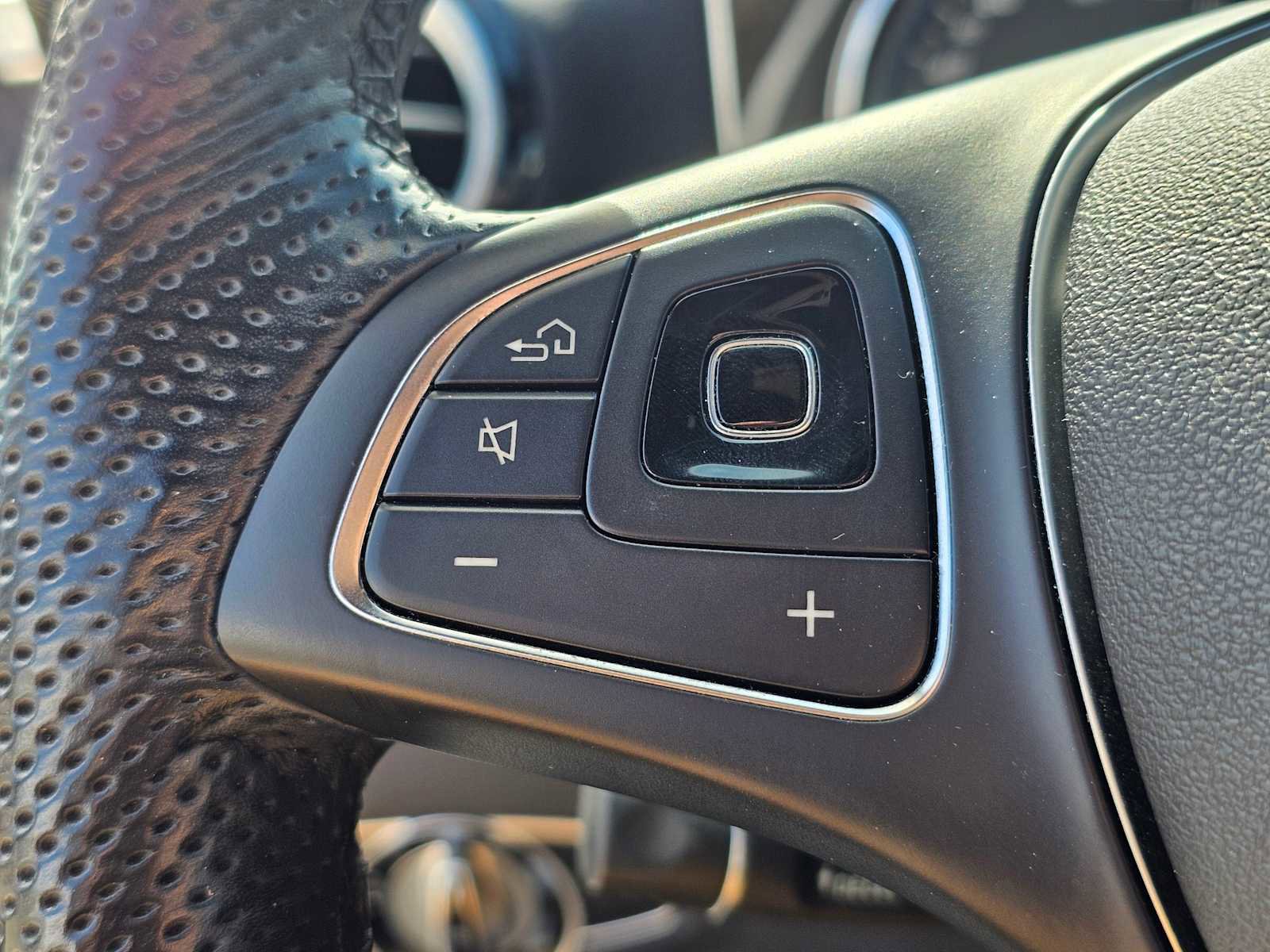 Used 2017 Mercedes-Benz E 300 image 28