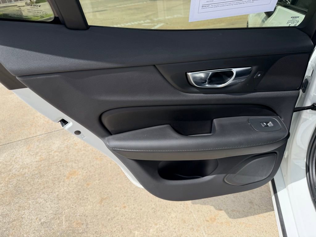 Used 2023 Volvo S60 B5 Plus image 14