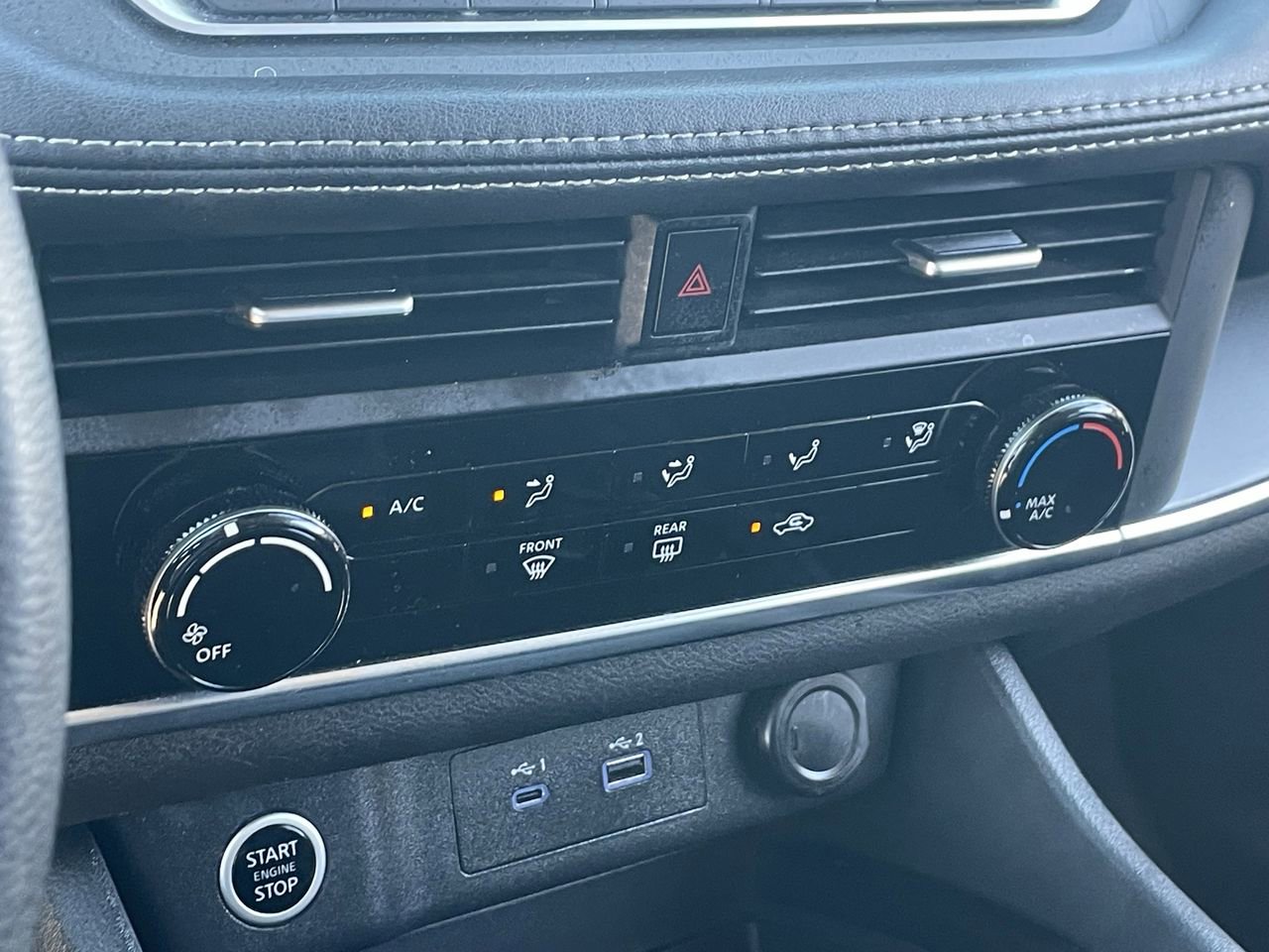 Used 2023 Nissan Rogue S image 28